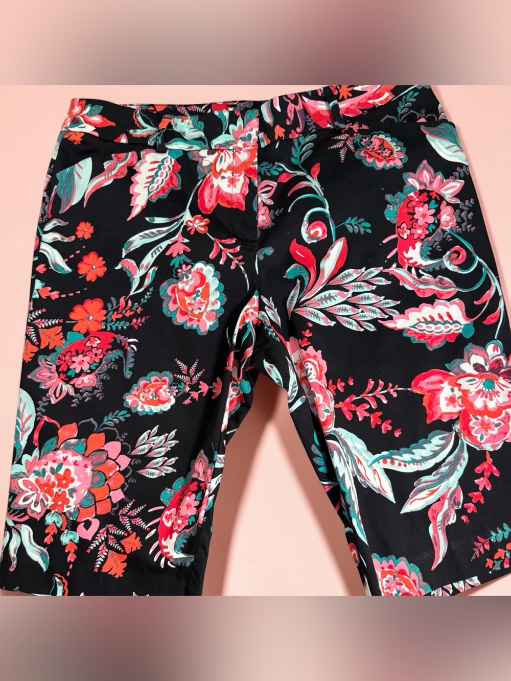Black Floral Flat-Front Men’s Shorts